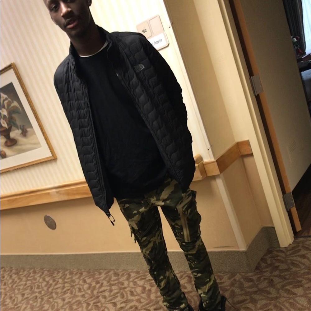 Meet your Posher, Malik